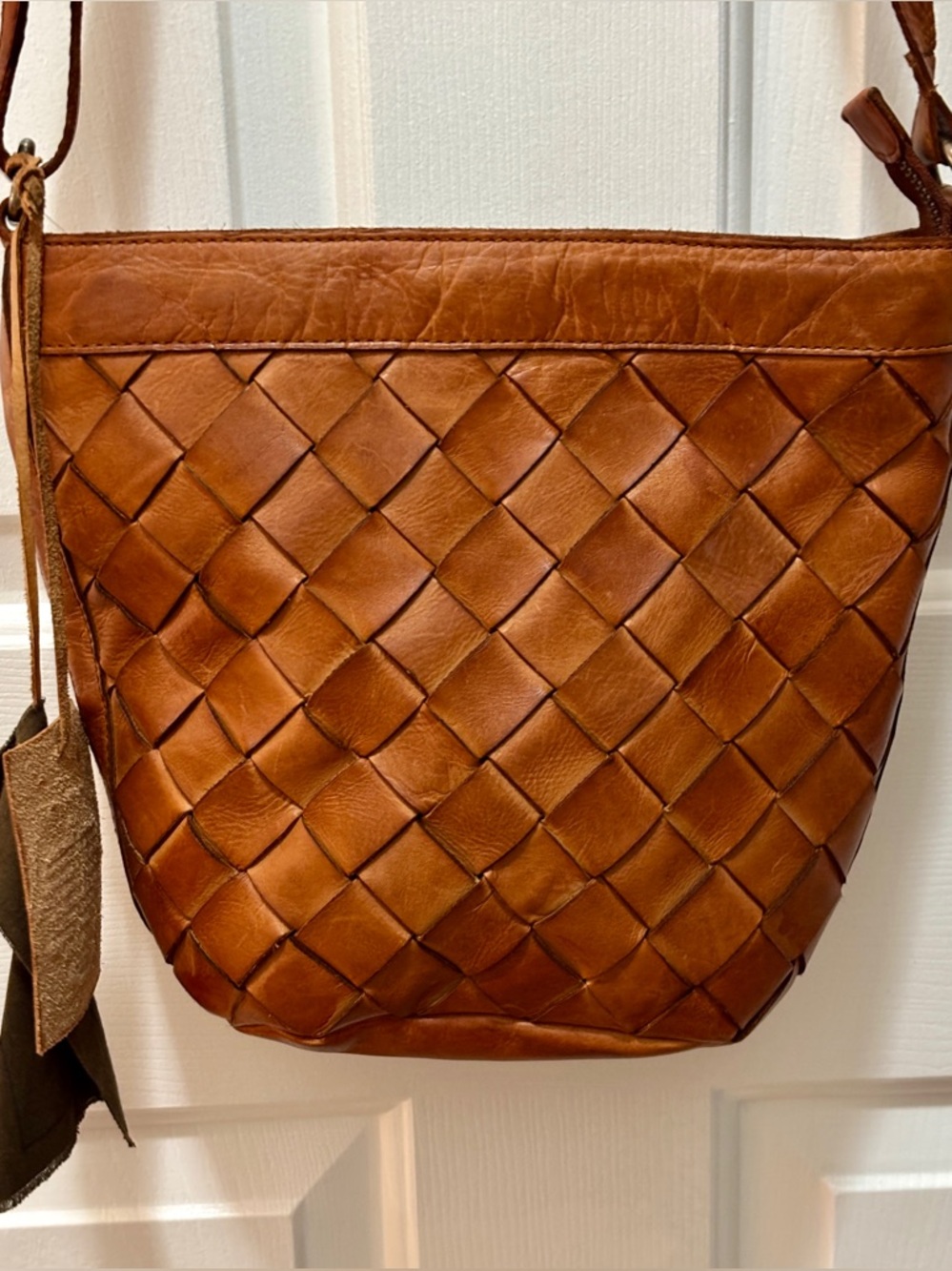 Valenca New Woven Leather Crossbody Bag - Tan Adjustable Strap New with Tags!